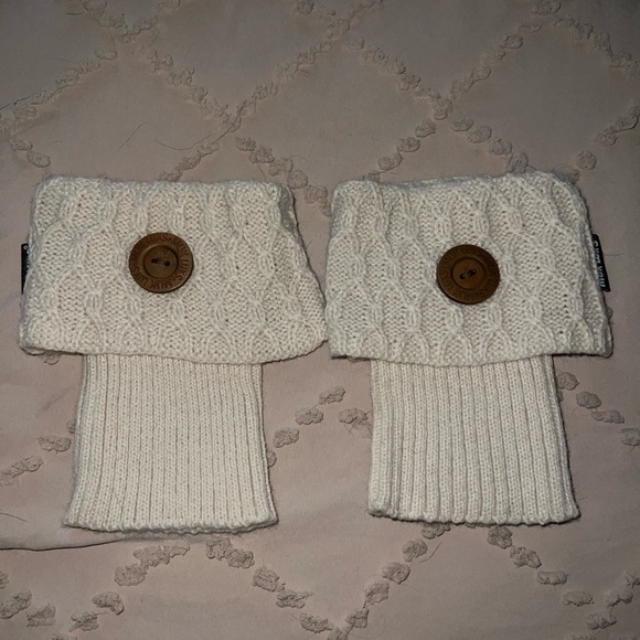 NWOT Cream Colored MukLuks Boot Cuffs - Picture 1 of 3